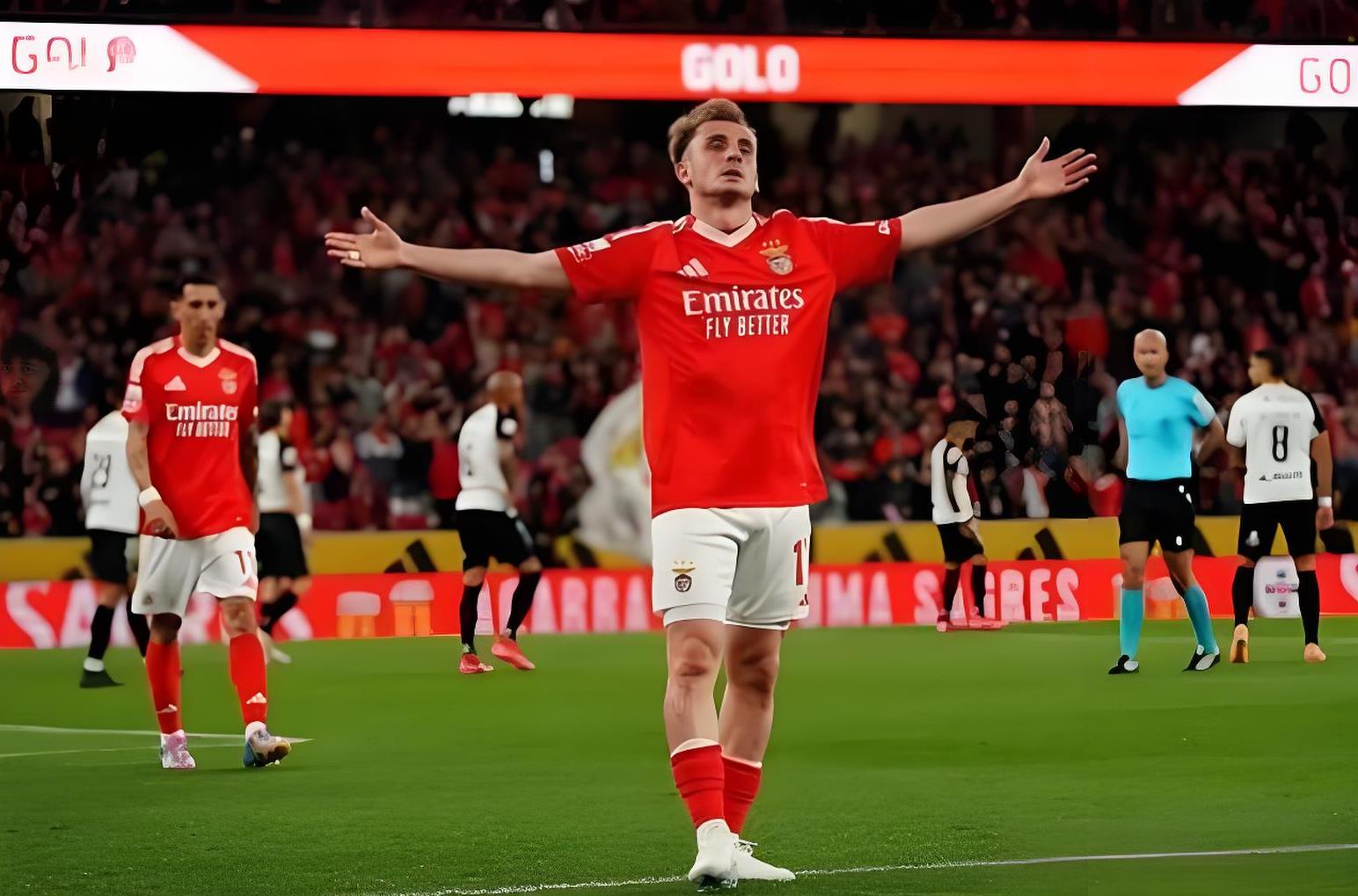 关于波尔图客场大捷，领跑葡超积分榜的信息