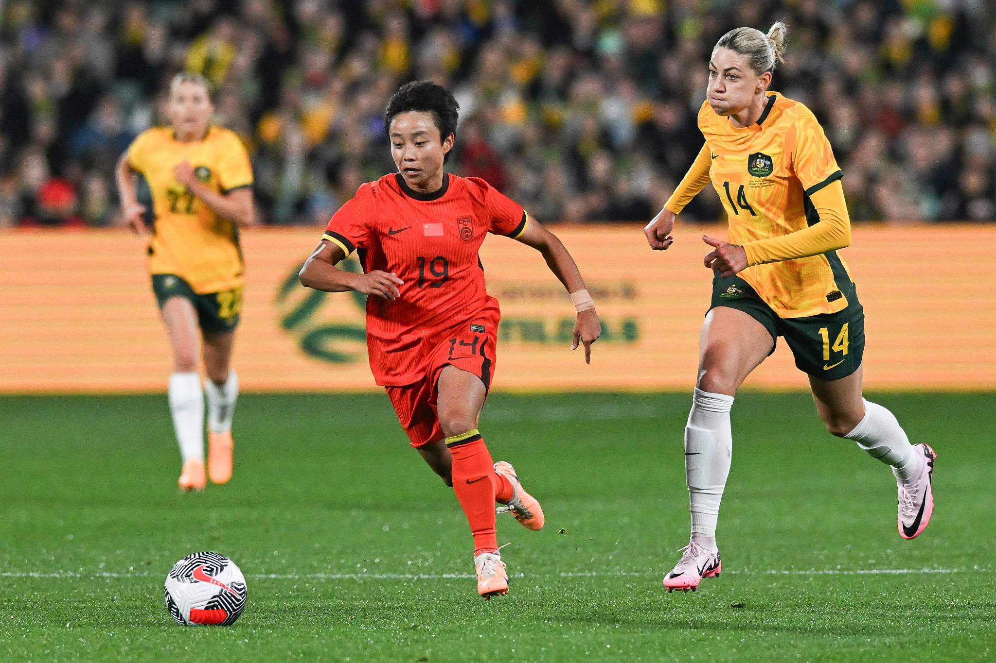 三亿体育体育vip注册-女足比赛对手强劲，球队备战以应对