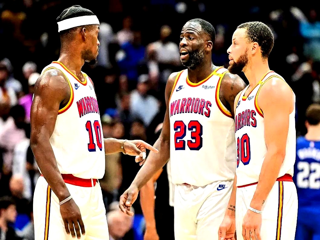 关于勇士全队合作默契，毫无被动战胜对手的信息