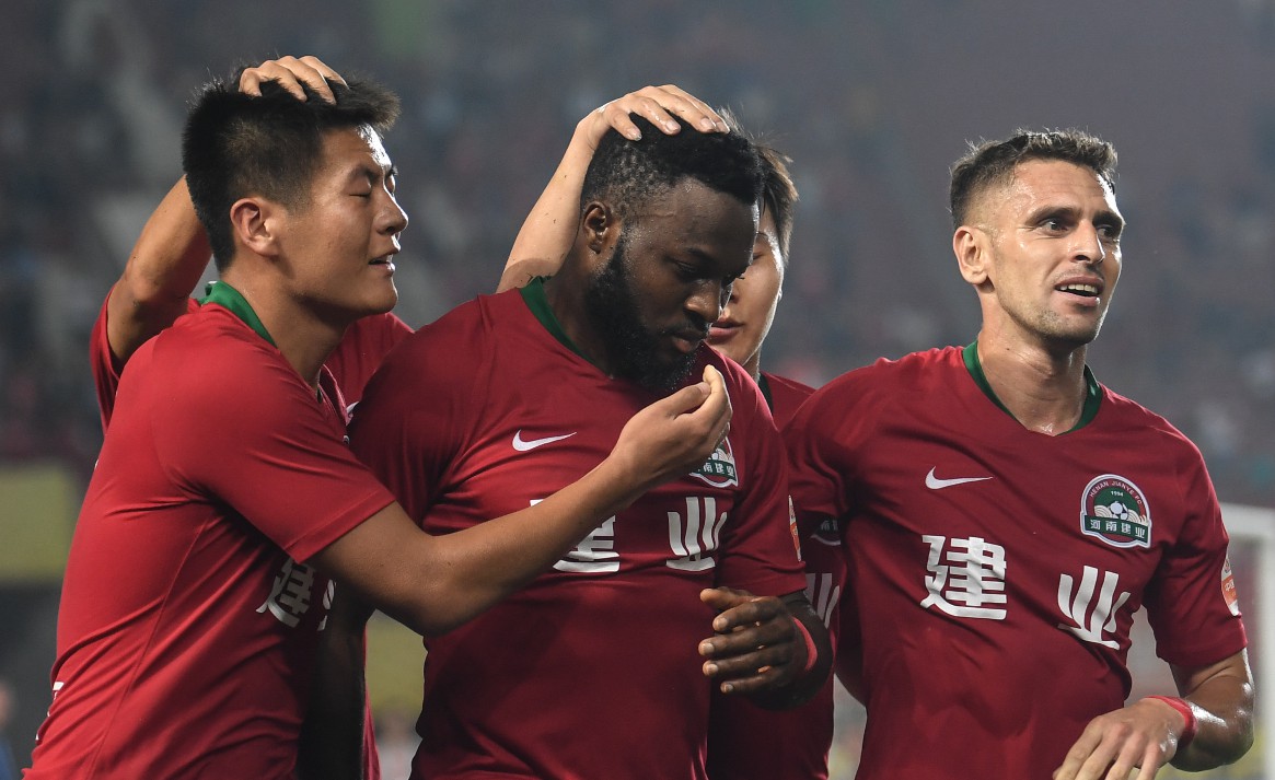 河南建业主场不敌深圳佳兆业,遭遇两连败 河南建业主场不敌深圳佳兆业,遭遇两连败