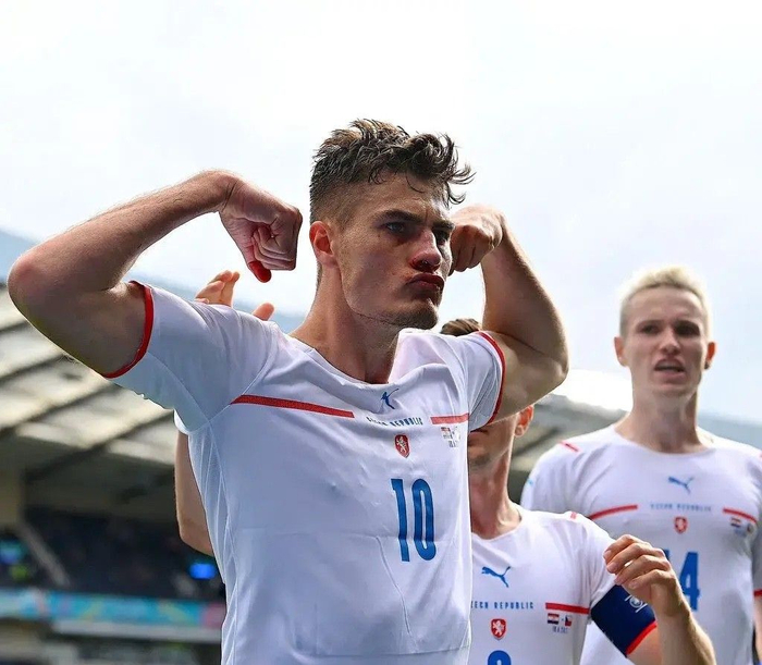 三亿体育体育登录入口-关于捷克国家队备战国家队资格赛，全队备战士气十足的信息