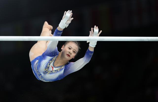 三亿体育体育网站-包含体力与技术超群,体操选手夺取桂冠的词条