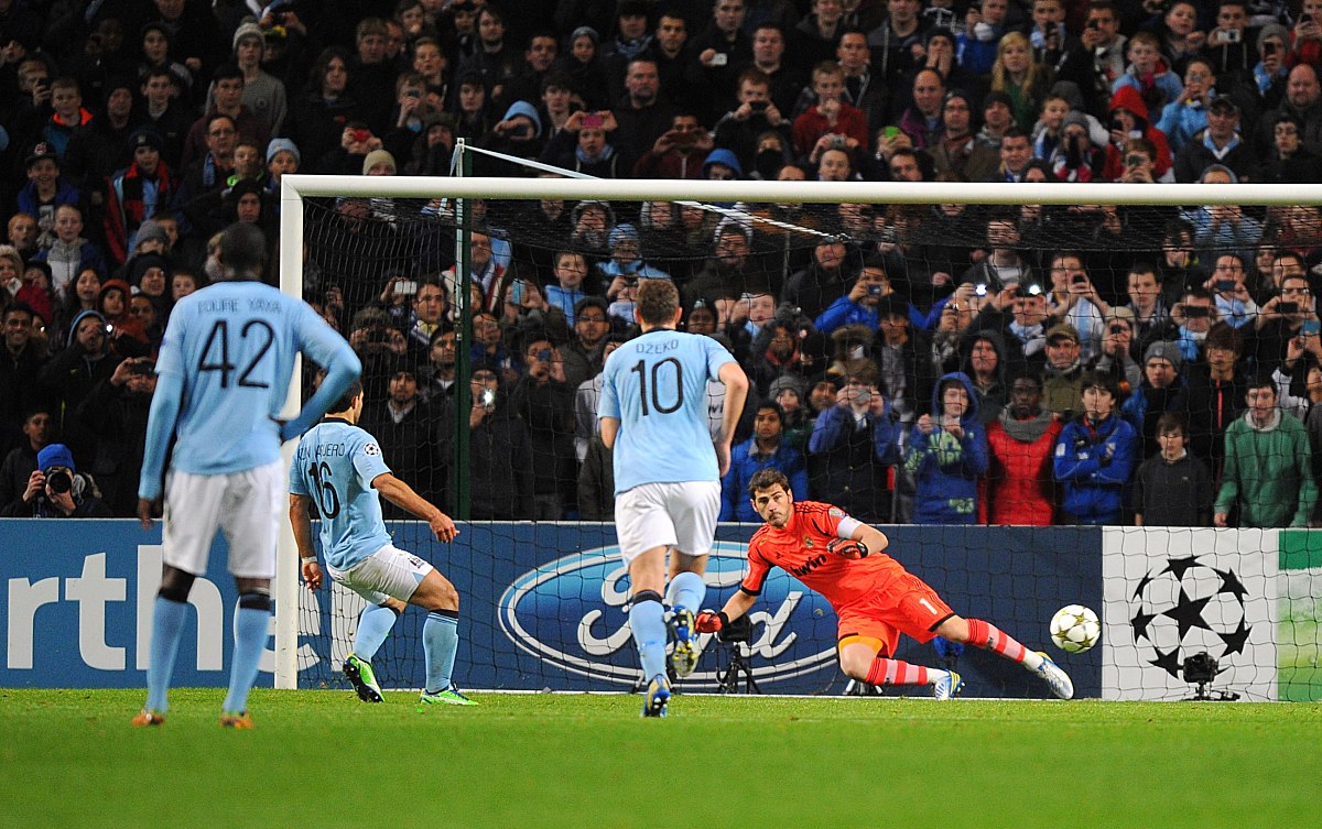 三亿体育体育投注-力挽狂澜！球队奋勇拼抢，冲击胜利