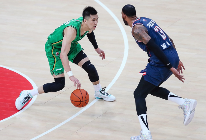 三亿体育体育登录-包含挑战突破！豪门球队大戏开场的词条