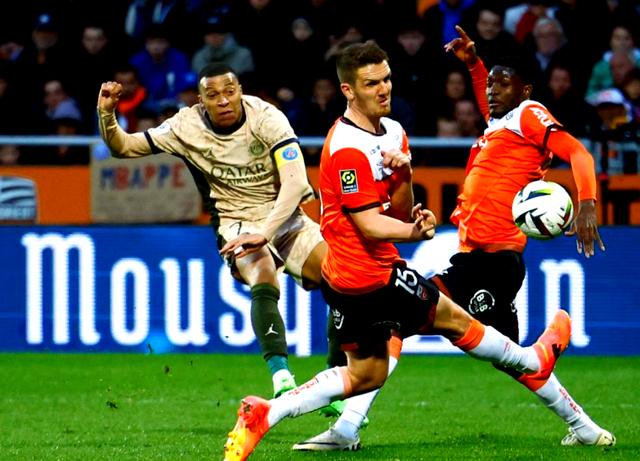 三亿体育体育新闻-马赛击败里昂,继续保持领先地位