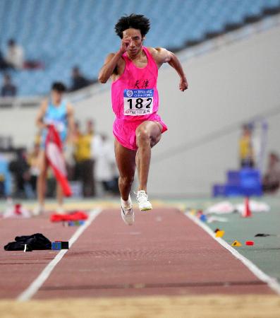 三亿体育体育亚洲官网-俄罗斯跳远选手刷新记录，勇夺金牌的简单介绍