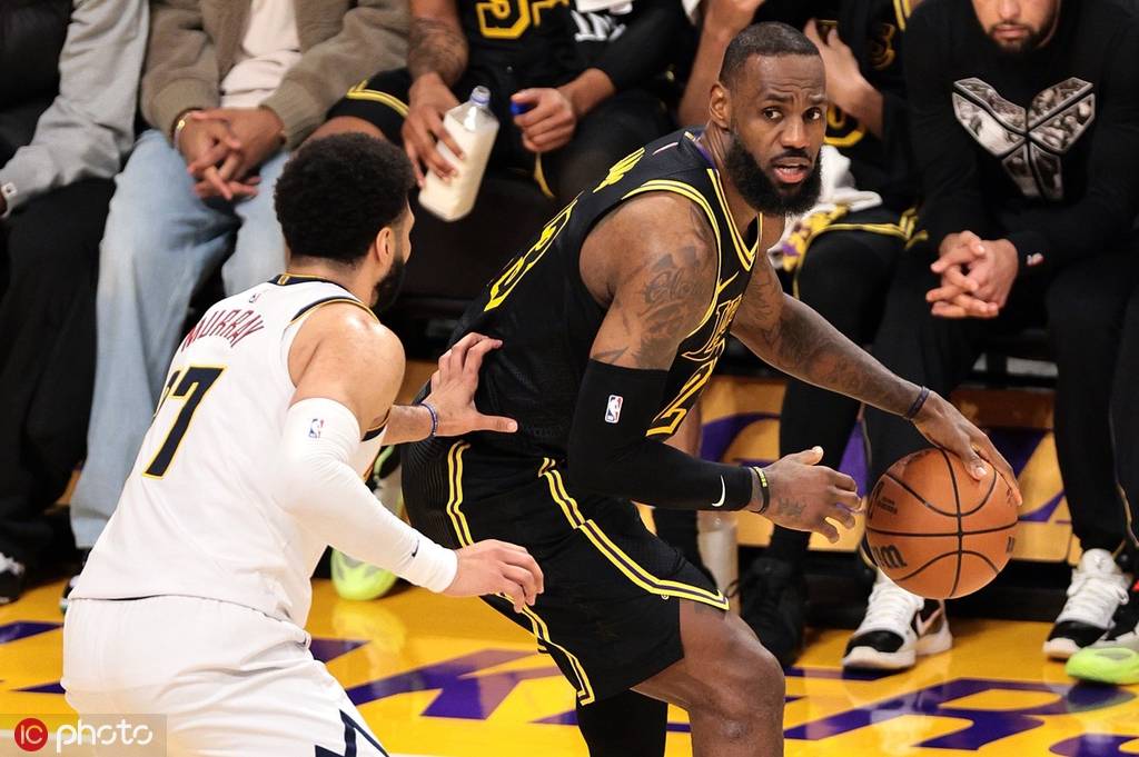 湖人大胜掘金，詹皇32+8+10带队取胜的简单介绍