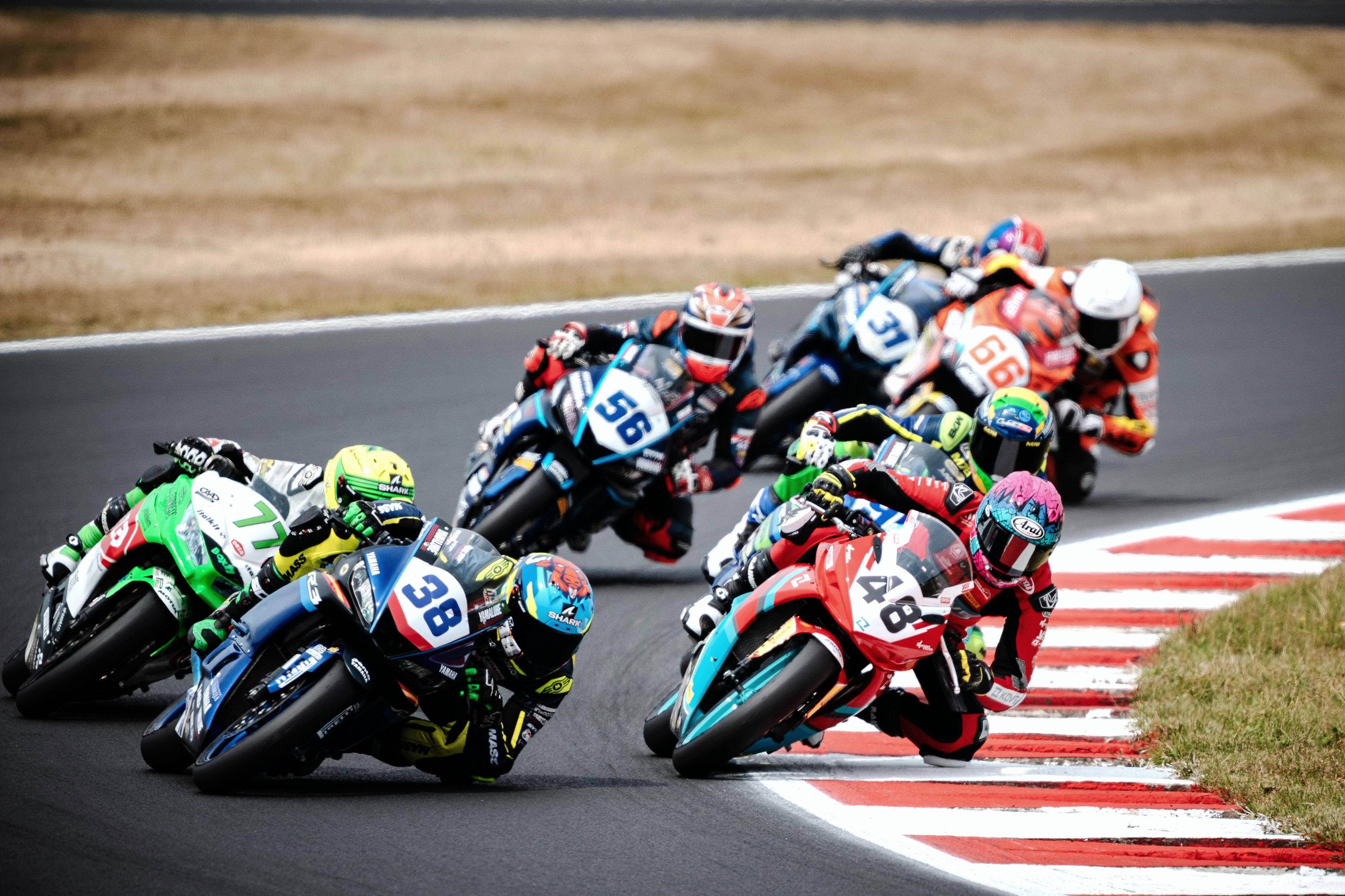 三亿体育体育地址-包含竞技角逐:走近赛场,感受血性角逐带来的激情的词条